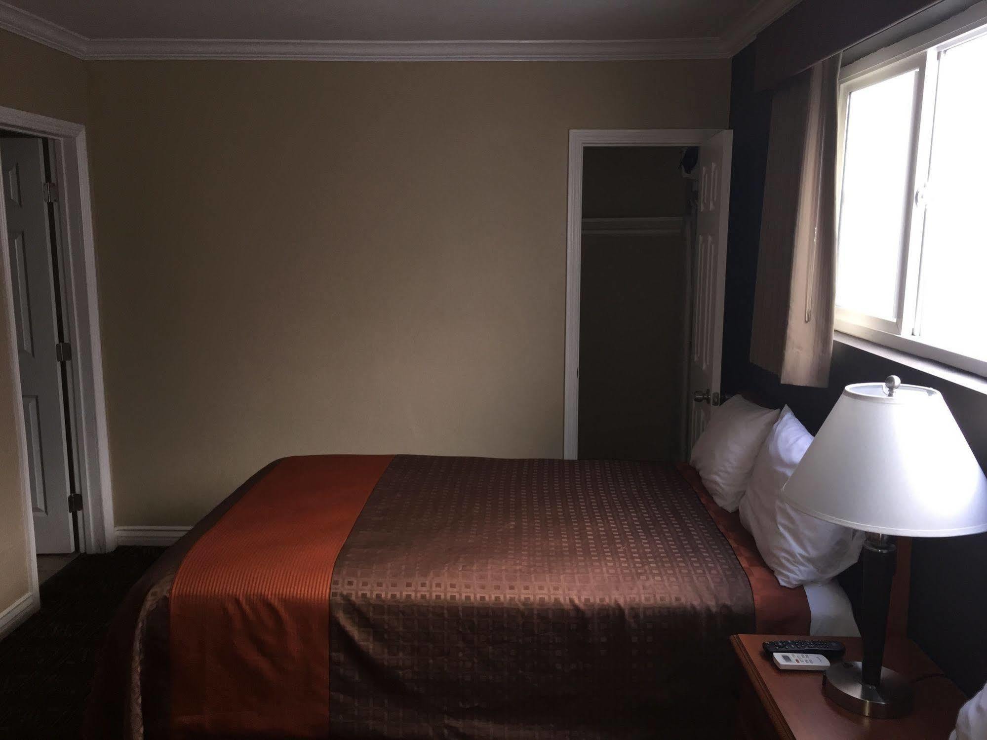 Seaside Motel 2*